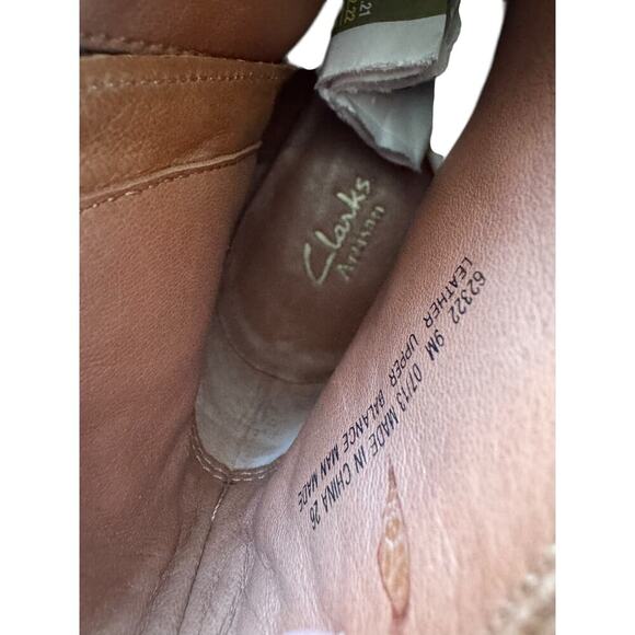 Clarks Artisan Tan Leather Ankle Booties 9M Block Heel Zip Up Classic Style - Picture 5 of 7